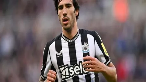 浙江篮球传奇：控卫射手成就队史辉煌