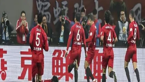 巴薩新球衣发布：2023／24赛季浅水绿型格鲜明